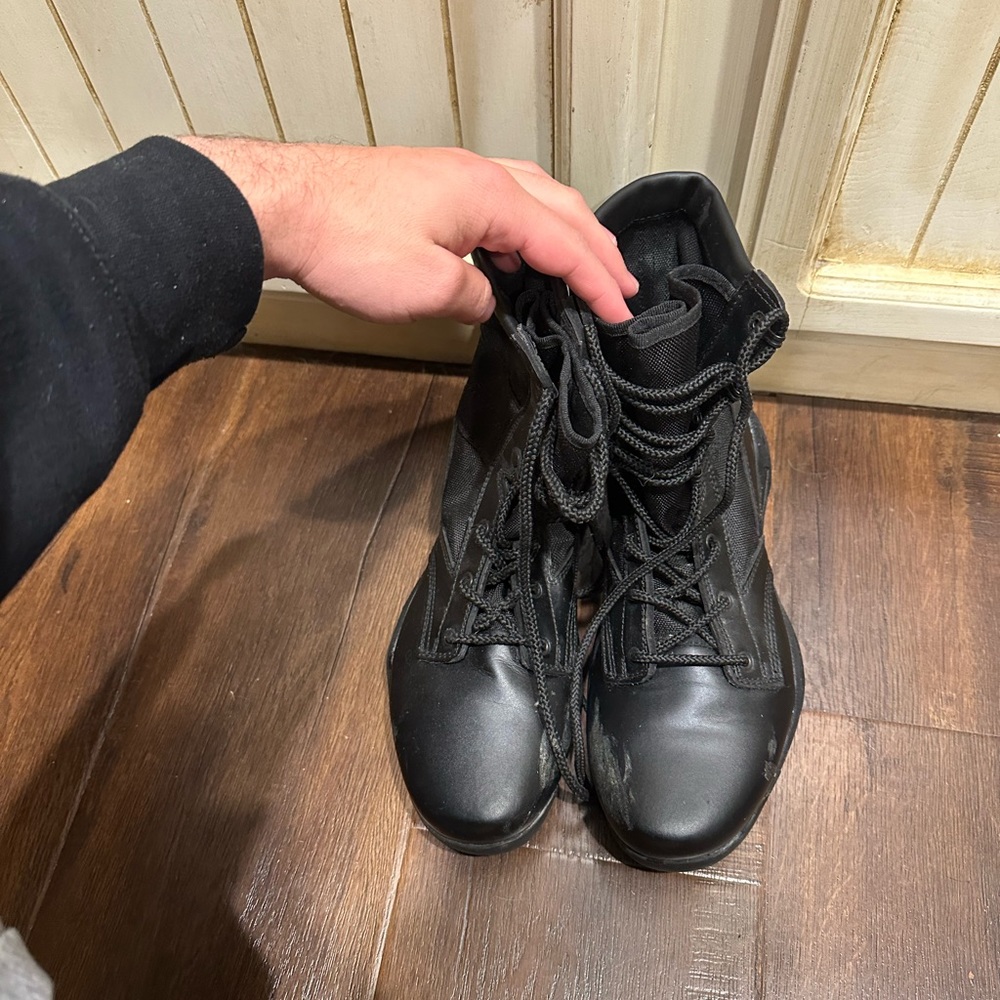 Rothco v-max lightweight tactical boot